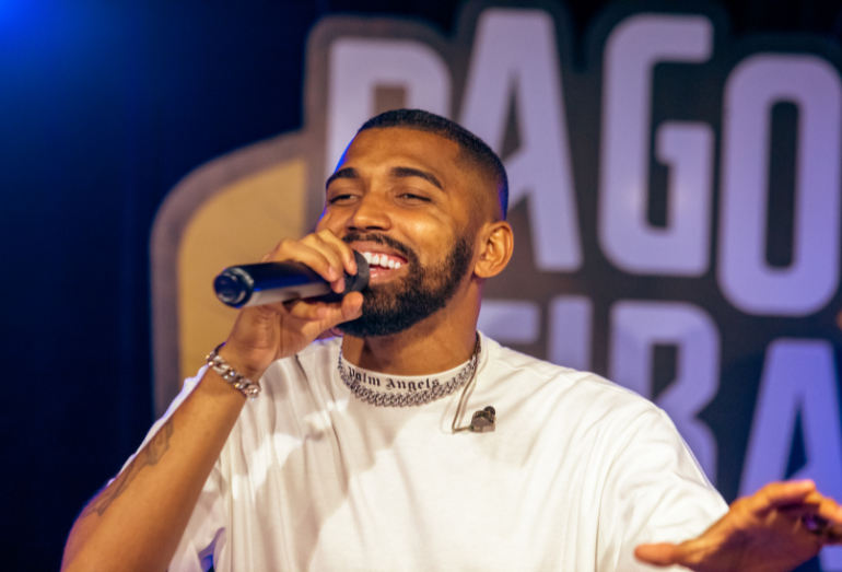 Wendell Magia lança carreira solo no Crias da Pagodeira em apresentação recheada de clássicos