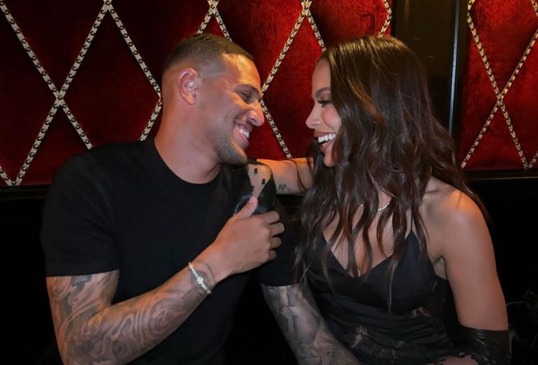 Anitta assume relacionamento com ex-jogador do Flamengo